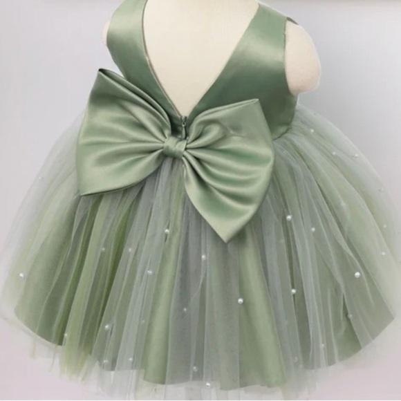 Elegant Green mid calf Tulle Dress with Pearls birthday 12 months toddler - Picture 3 of 12